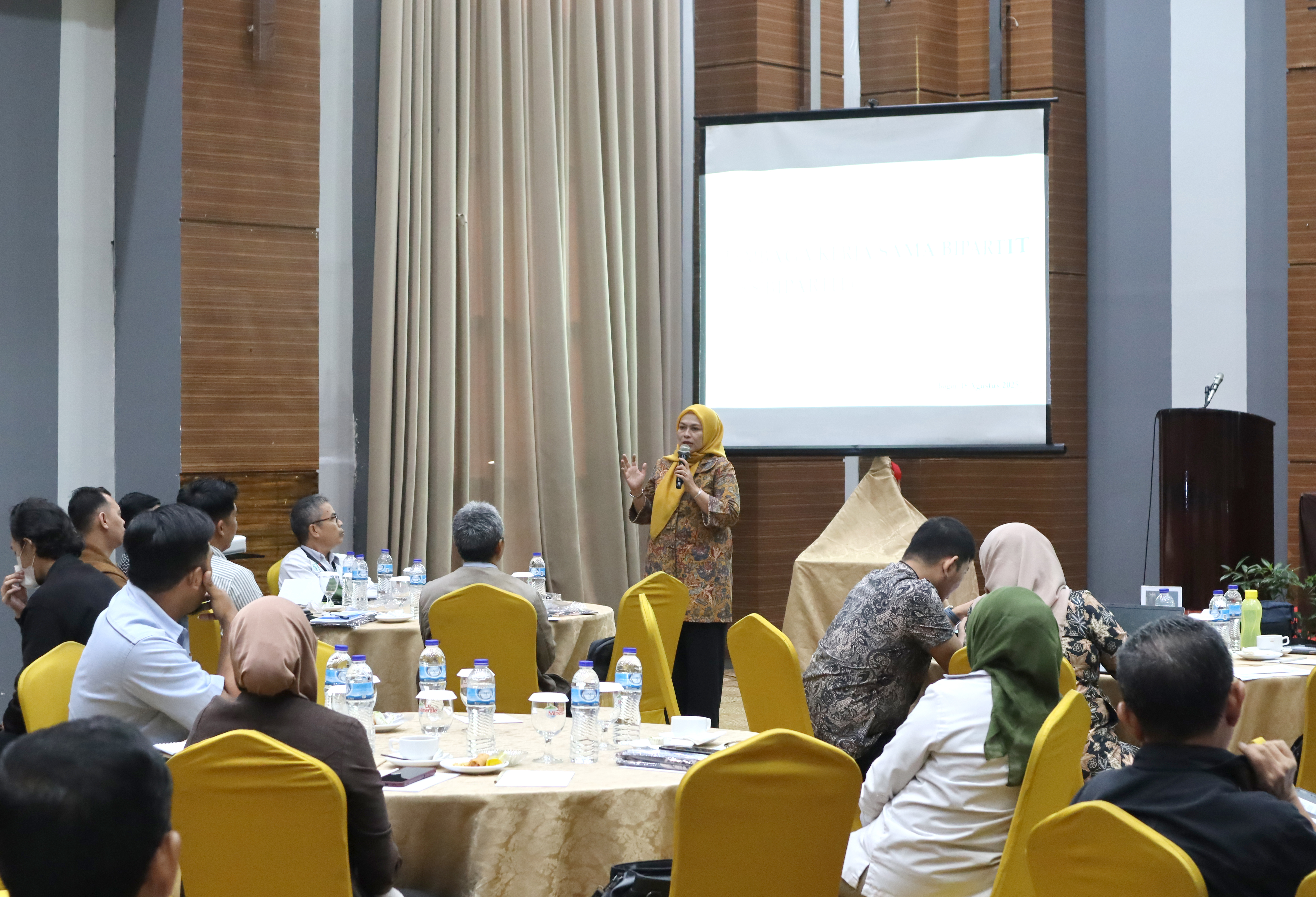 Sebagai Narasumber pada Pembentukan Gugus Tugas Bipartit Peningkatan Produktivitas yang dilaksanakan oleh Direktorat Kelembagaan dan Pencegahan Perselisihan Hubungan Industrial Kementerian Ketenagakerjaan RI.