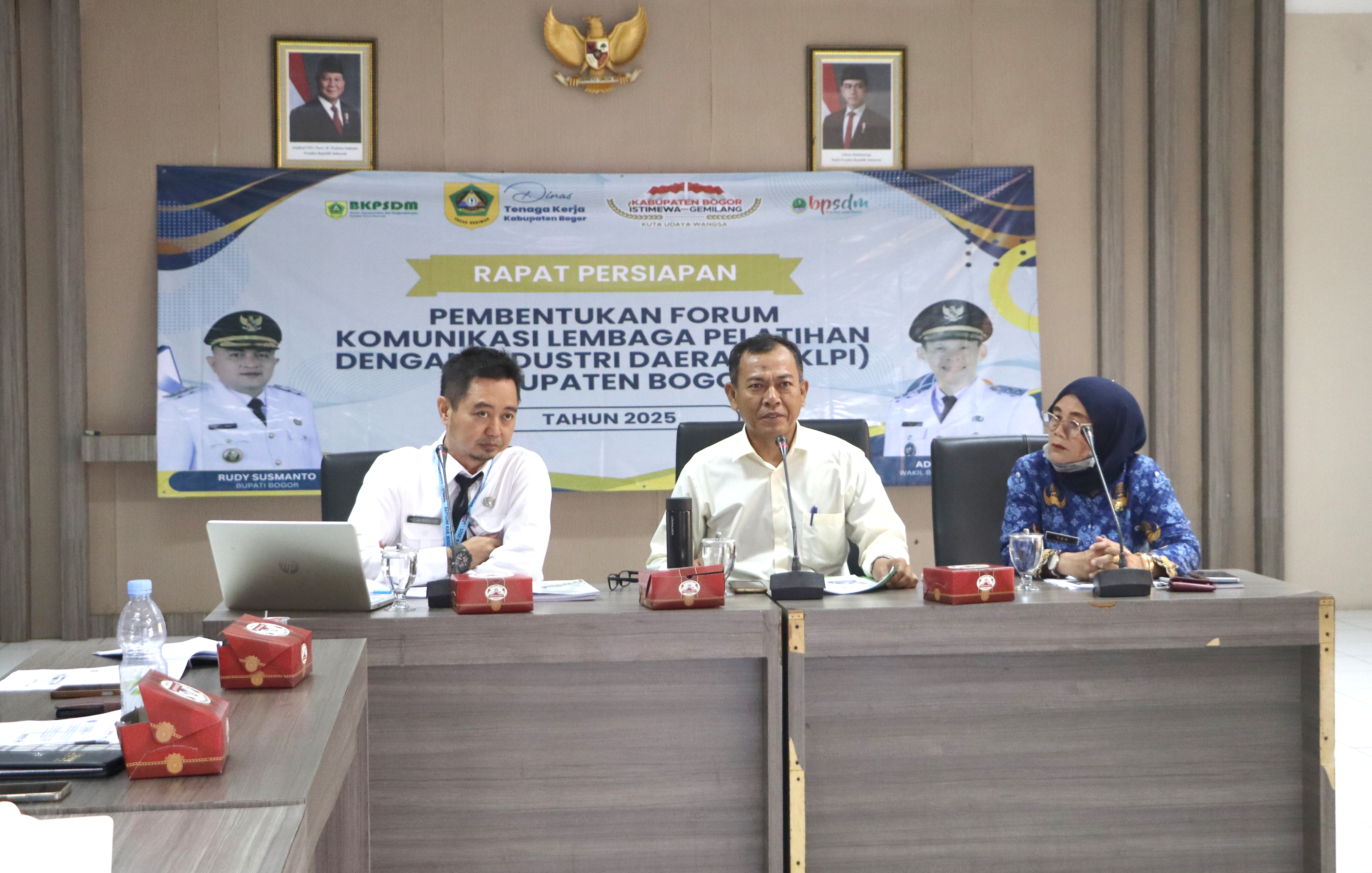 Menghadiri Rapat Persiapan Pembentukan Forum Komunikasi Lembaga Pelatihan dengan Industri Daerah (FKLPI)