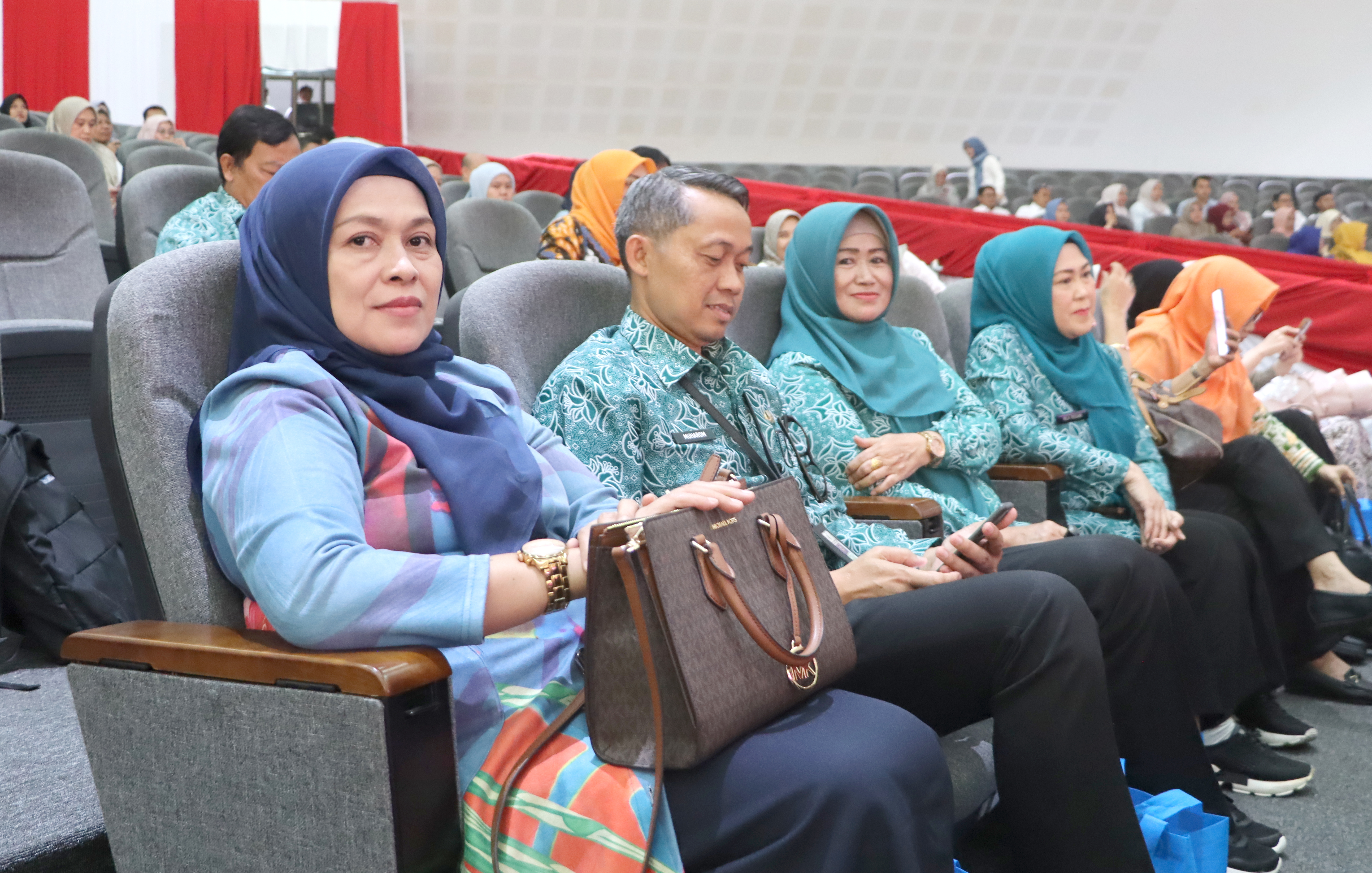 Menghadiri Lounching Rumah Keluarga Merah Putih yang laksanakan oleh DP3A2KB Kabupaten Bogor