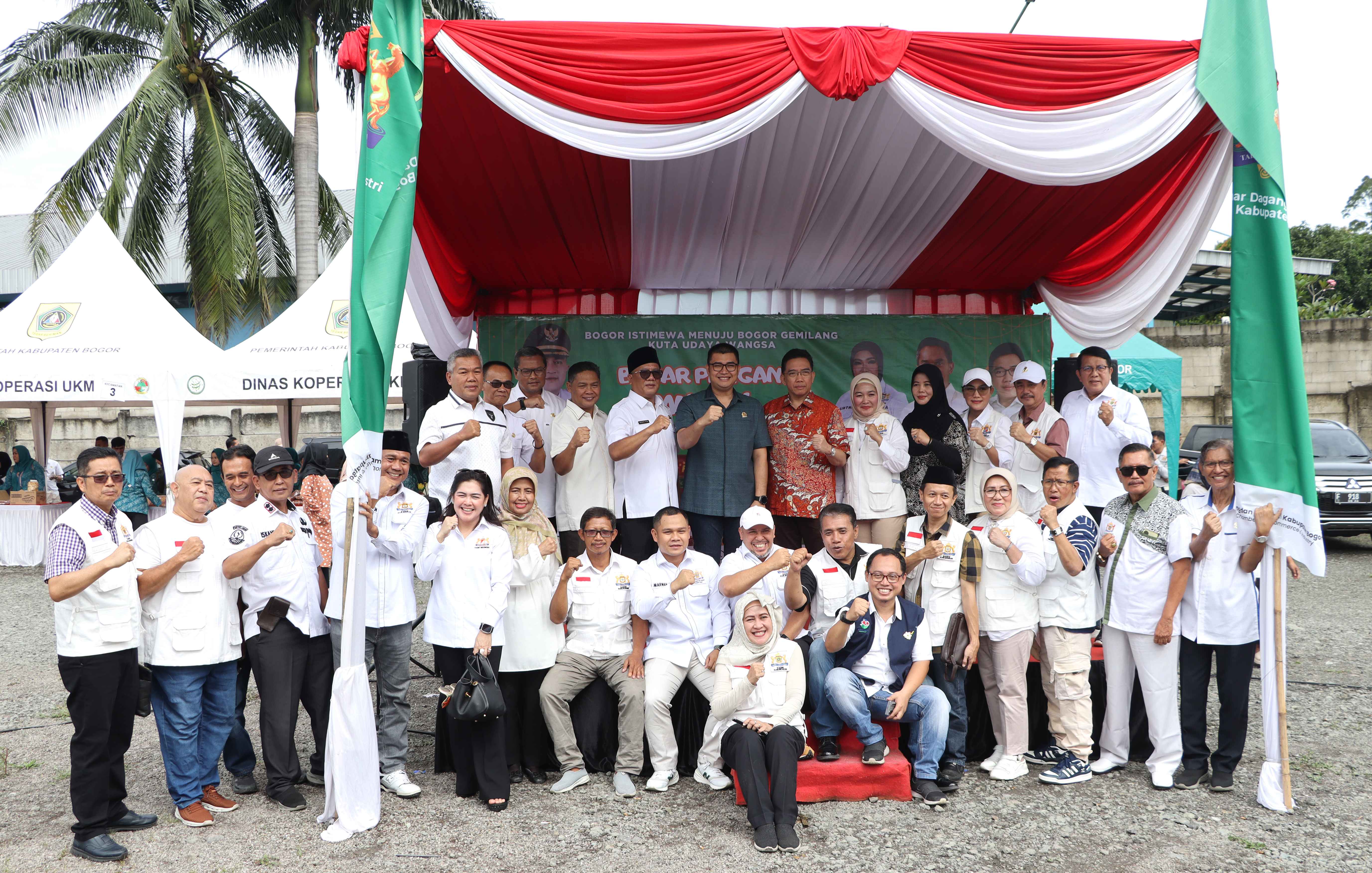 Bazar KADIN Kabupaten Bogor di Babakan Madang, Sentul