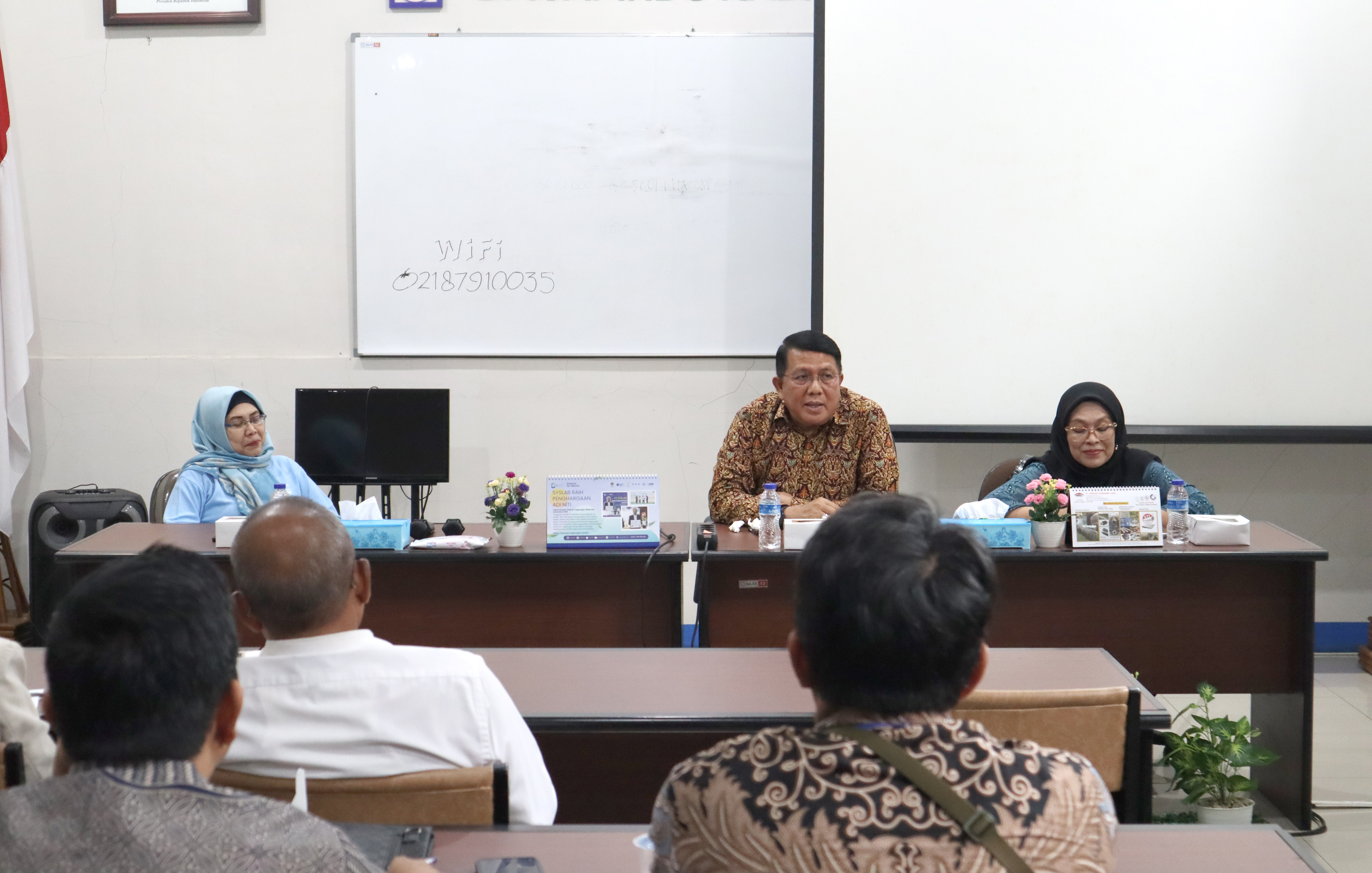 Tatap muka dengan Perusahaan Padat Karya terkait UMK 2025