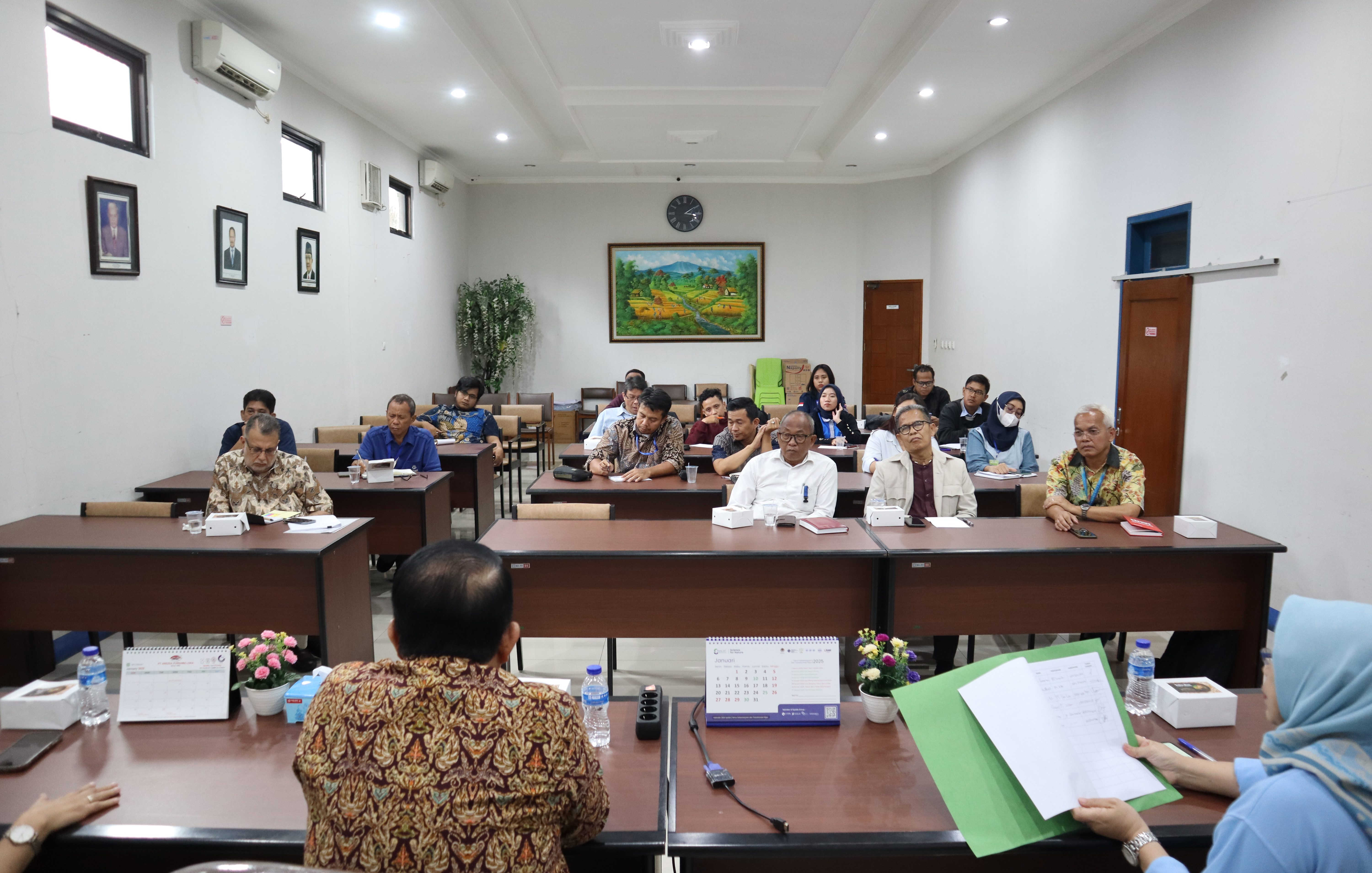 Tatap muka dengan Perusahaan Padat Karya terkait UMK 2025