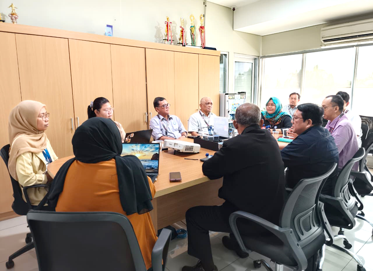 Tim APINDO bersama dengan Warek 1, Wakil Dekan, Kaprodi, Dosen dan Staf ISTN, ke PT. Cisarua Mountain Dairy, Tbk., Sentul, bertemu dengan Tim HRD PT. Cimory dalam rangka Komunikasi dan Koordinasi rencana Pelaksanaan kerjasama Bid Pendidkan