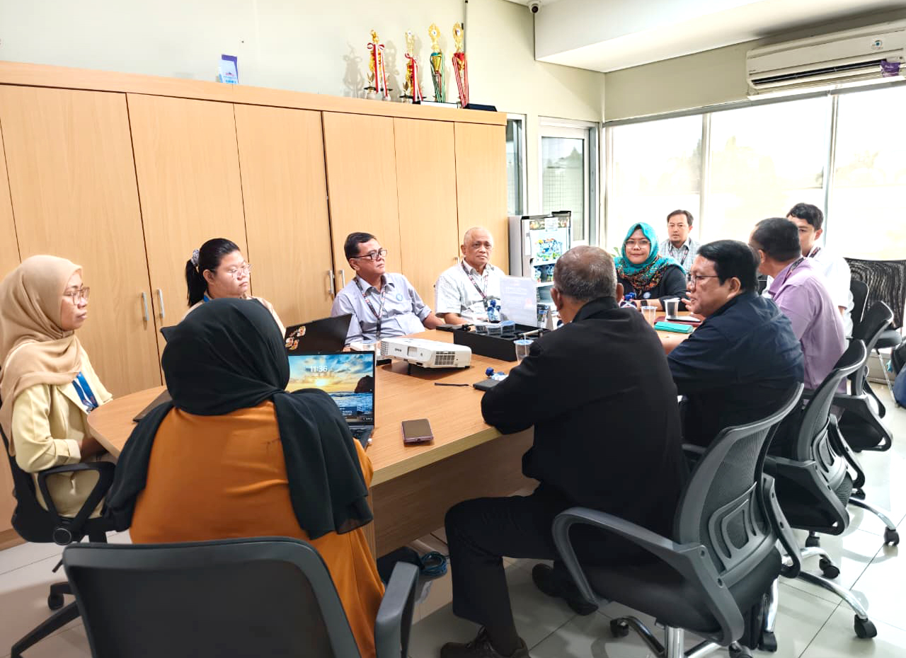 Tim APINDO bersama dengan Warek 1, Wakil Dekan, Kaprodi, Dosen dan Staf ISTN, ke PT. Cisarua Mountain Dairy, Tbk., Sentul, bertemu dengan Tim HRD PT. Cimory dalam rangka Komunikasi dan Koordinasi rencana Pelaksanaan kerjasama Bid Pendidkan